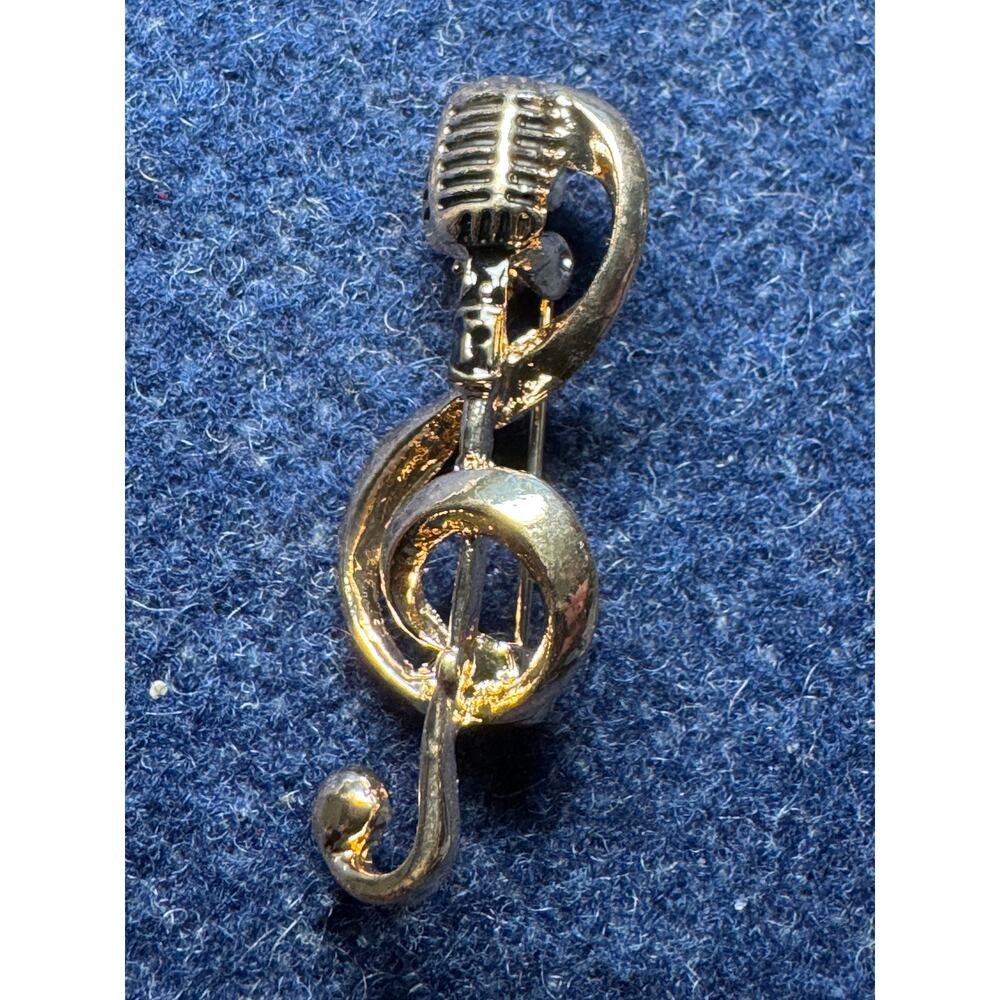 Gold Tone Microphone on G Clef Note Brooch - Picture 3 of 6